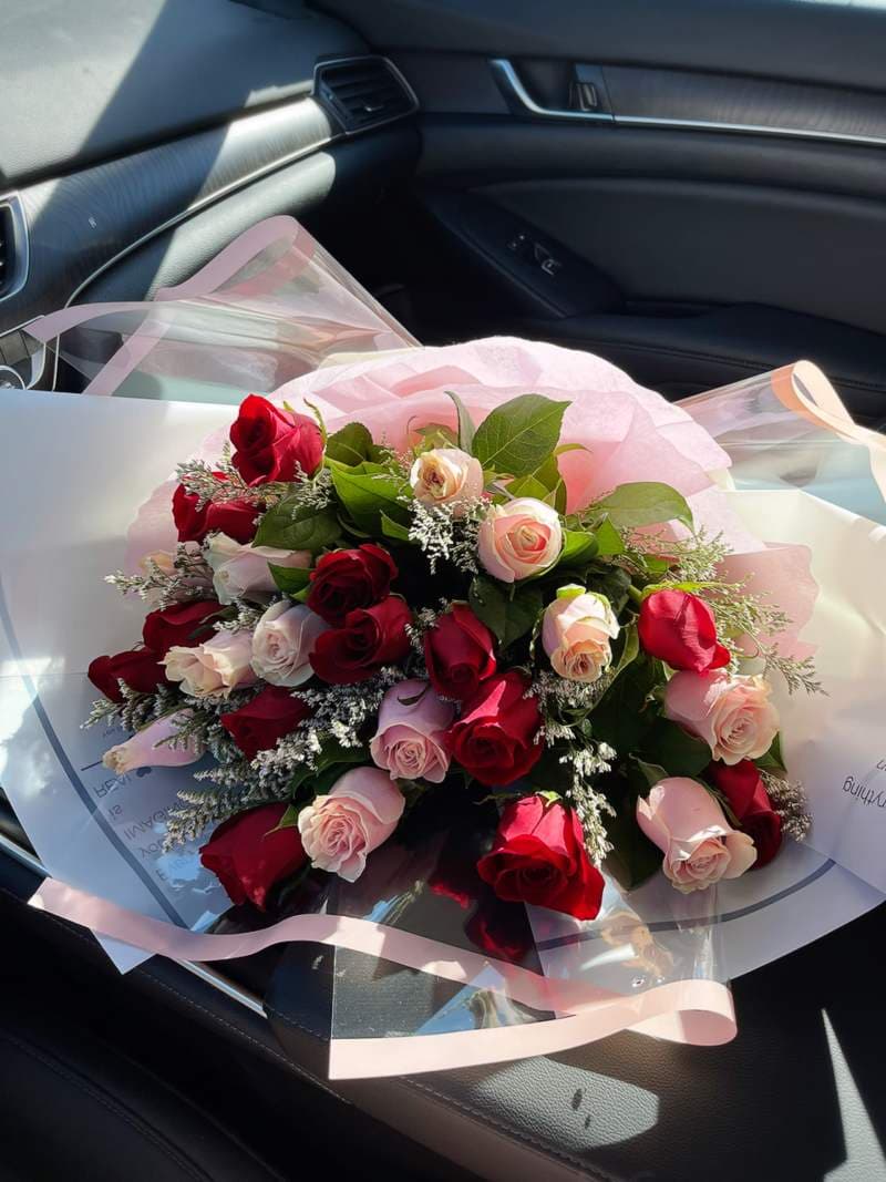 Fancy Roses Hand Arranged Wrap