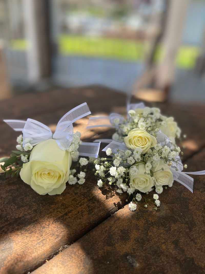 Corsage & Boutonniere (White Flowers)