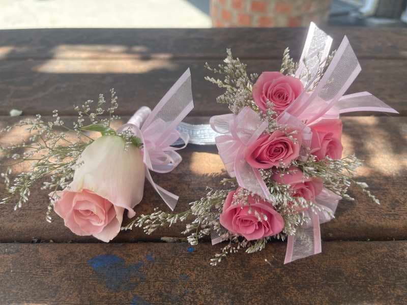 Corsage & Boutonniere Set (Pink Flowers)
